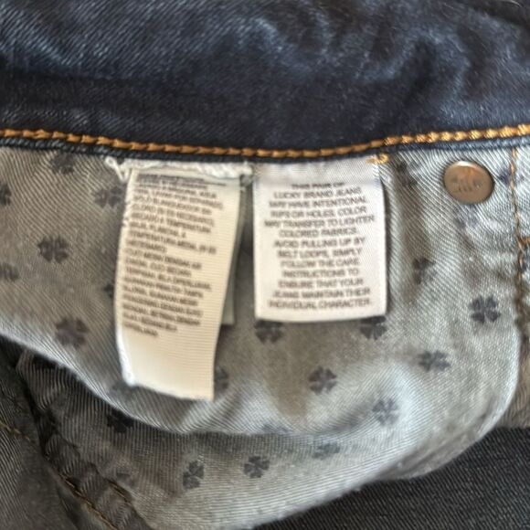 Lucky Jeans - Picture 8 of 8